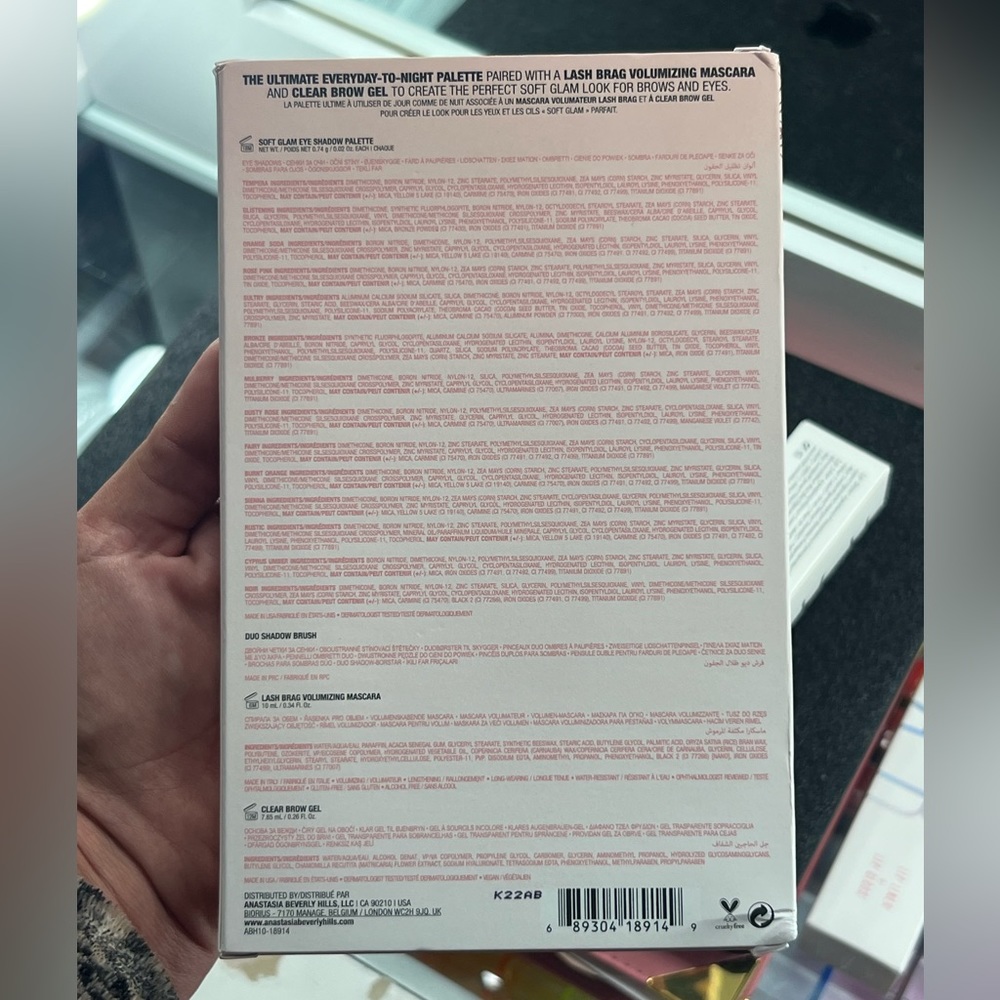 Anastasia Beverly Hills: Soft Glam Deluxe Trio - Picture 4 of 4